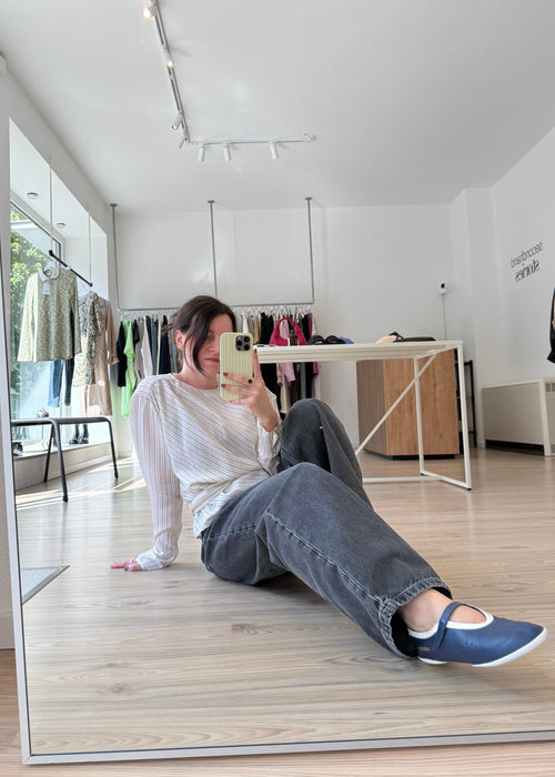 & OTHER STORIES Bluse mit Bindegürtel