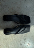 & OTHER STORIES Leder Flip Flops Sandaletten