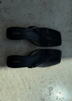 & OTHER STORIES Leder Flip Flops Sandaletten