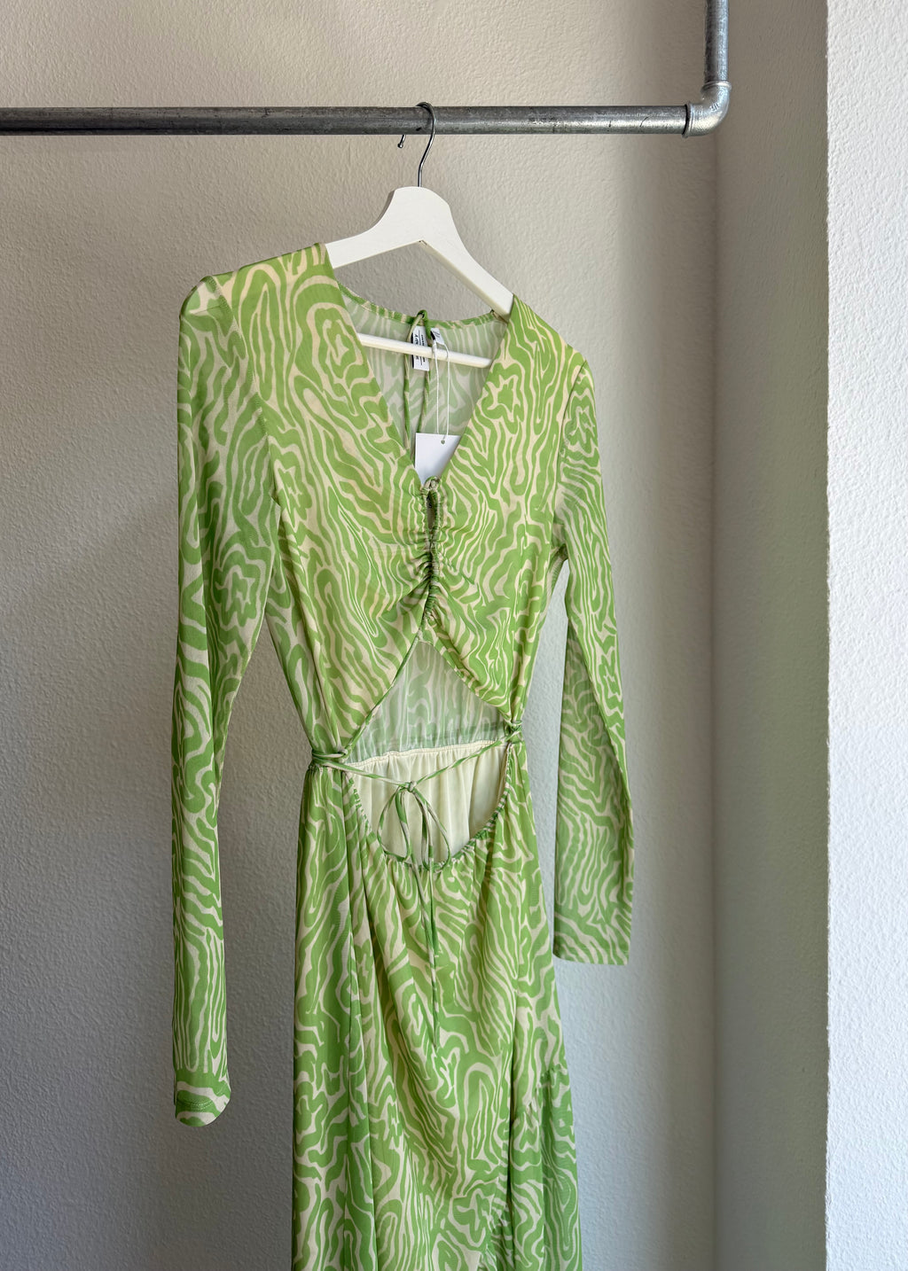 & OTHER STORIES Kleid cut outs