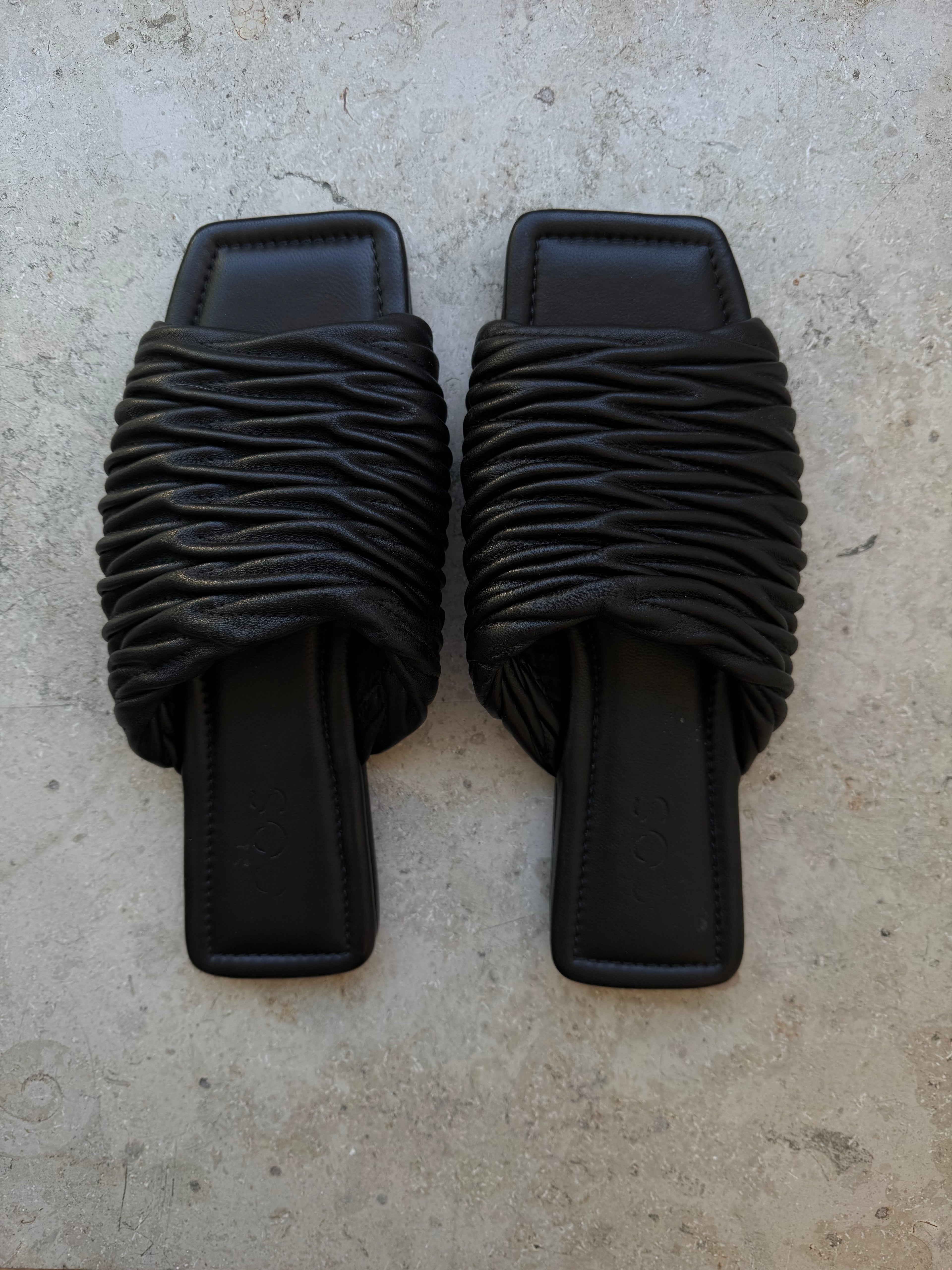 COS Slipper